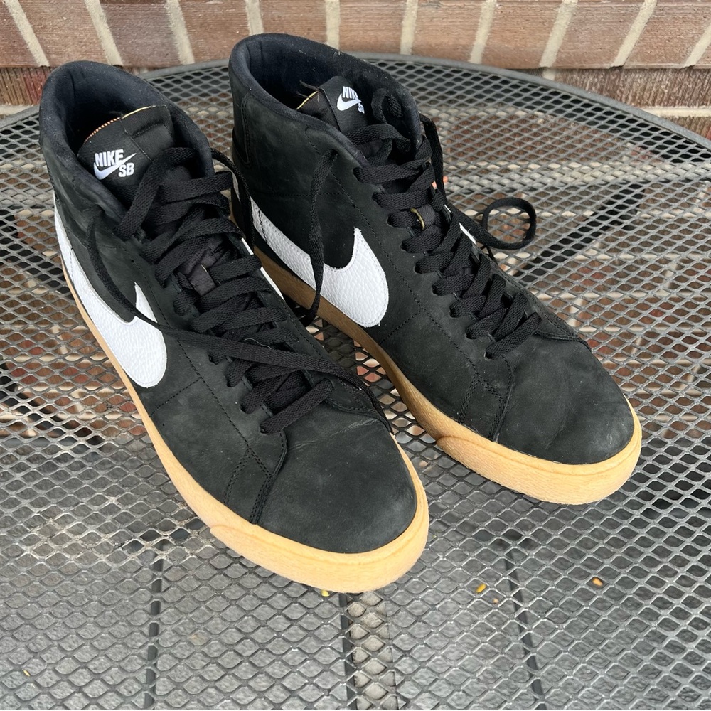 Nike SB Blazer Mid Orange Label: Black/White/Gum Size 13
Worn 3x Great Condition